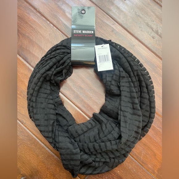 Steve Madden Black Sheer Striped Infinity Scarf Light Weight OS - Picture 6 of 7